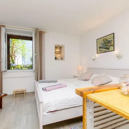 Hello Apartment *